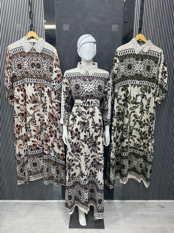 Vintage-Inspired Floral Print Kaftan Dress with Lace Detail